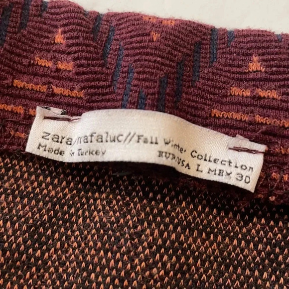 Zara maroon print pencil midi skirt Front slit Size L Geometric Stretchy - Picture 5 of 11